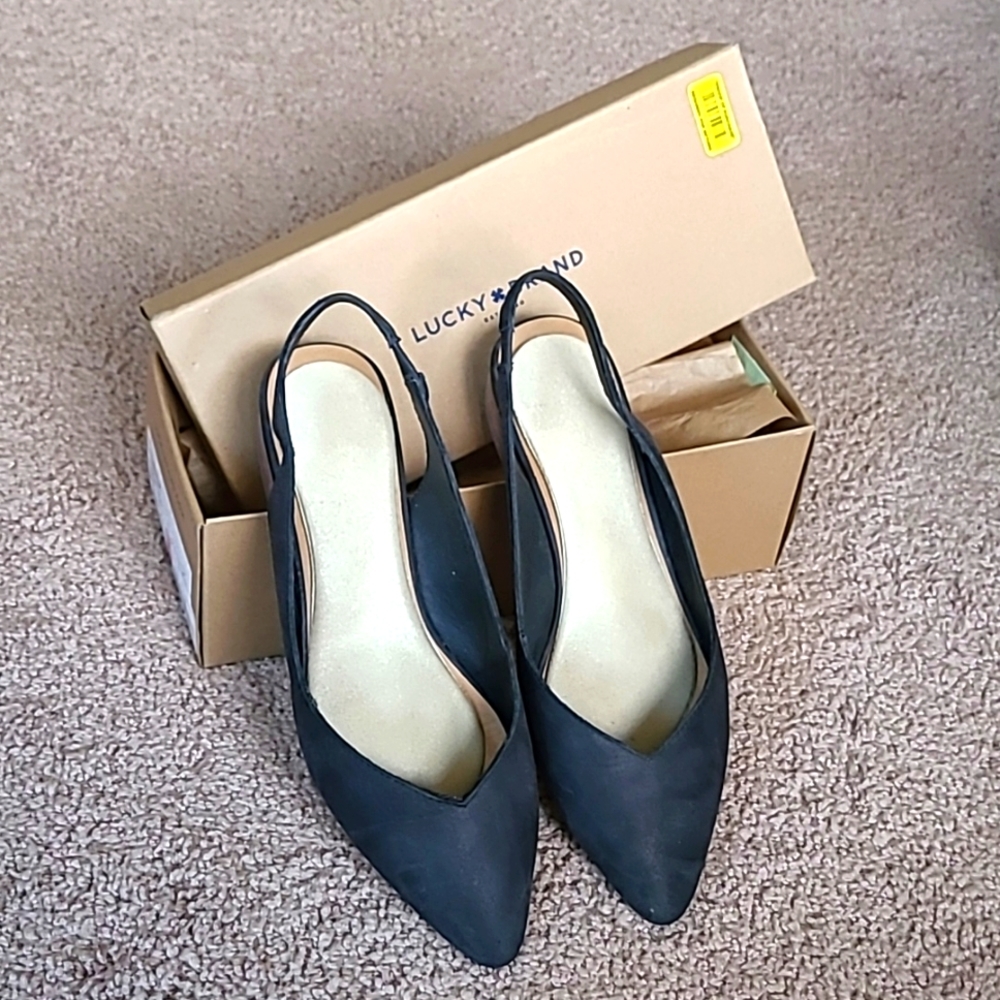EUC Lucky Brand Almond Toe Slingback Flats w Box